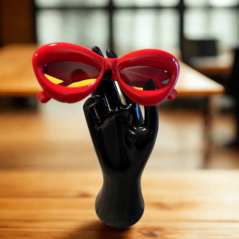 05. New VANLINKER Retro Stylish Sunglasses (RED)